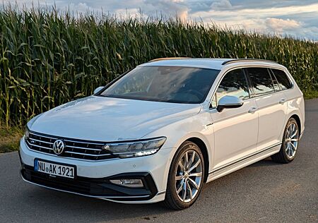 VW Passat Variant Volkswagen Passat 2.0 TDI DSG 3x R-Line Kamera IQ-Drive AHK