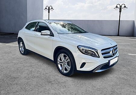 Mercedes-Benz GLA 220 CDI 4MATIC DCT Urban Xenon Scheckheft