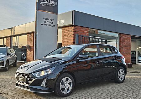 Hyundai i20 FL-Klima-NAVI-PDC-CAM-SHZG-LKAS-Temp.-BT