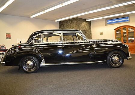 Mercedes-Benz 300 B Adenauer OLDTIMER (Deutsches Fahrzeug)