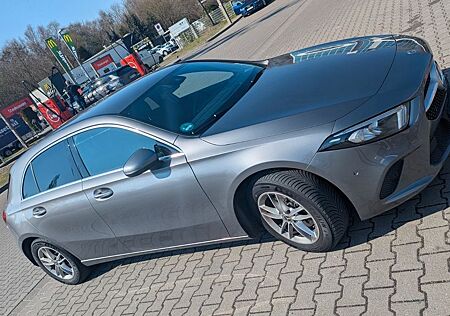 Mercedes-Benz A 180 -