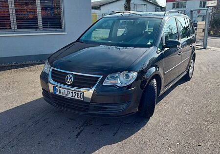 VW Touran Volkswagen 1.9 TDI DPF Conceptline BlueMotion Co...