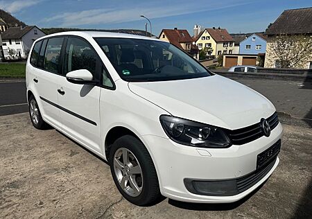 VW Touran Volkswagen 1.6 TDI Highline BlueMotion Technolog...