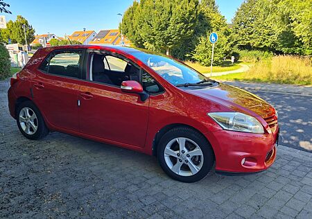 Toyota Auris 1,6-l-Valvematic mit Design-Paket Desi...