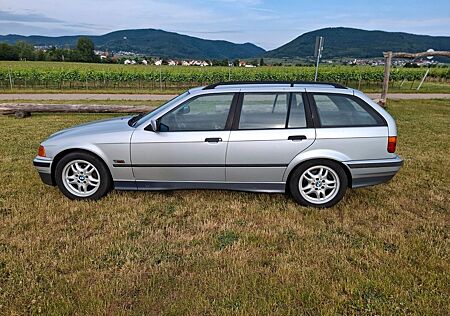 BMW 320i touring