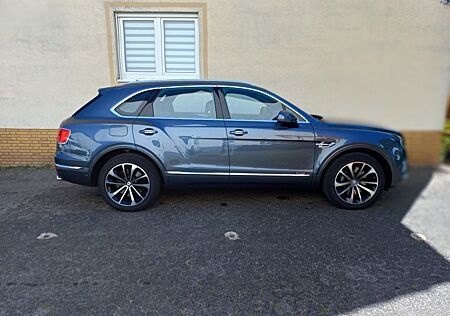Bentley Bentayga ,Diesel,1 Hand,Voll,Pano,Nachtsicht,uvm
