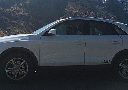 Audi Q3 2.0 TFSI quattro -