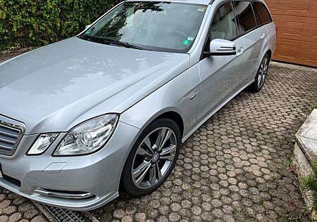 Mercedes-Benz E 220 CDI T BlueEFFICIENCY ELEGANCE ELEGANCE