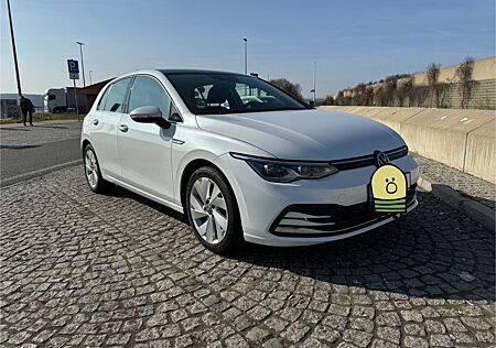 VW Golf Volkswagen VIII eTSI Style Panorama IQLIGHT DCC MATRIX