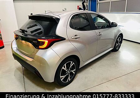 Toyota Yaris Hybrid Style LED Navi Apple ACC Kamera