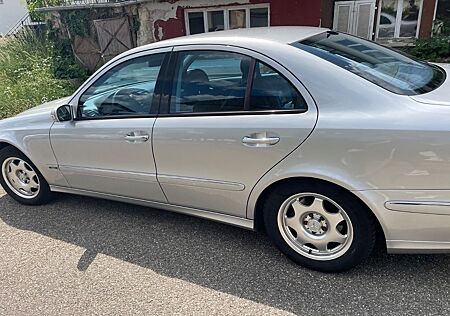 Mercedes-Benz E 220 CDI AVANTGARDE Avantgarde/Tüv 1/27/SBC neu