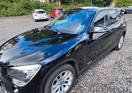BMW X1 sDrive 1,8i abnehm. AHK ,Automatik, Schekheft