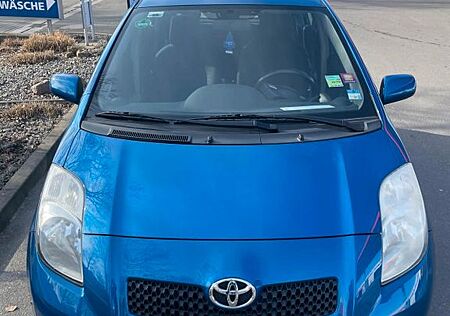 Toyota Yaris 1,3-l-VVT-i Executive MultiMode-Getrie...