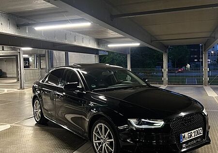 Audi A4 2.0 TFSI S tronic quattro S line