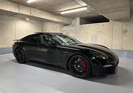 Porsche Panamera GTS/Matrix/Softclose/Panorama/360 °