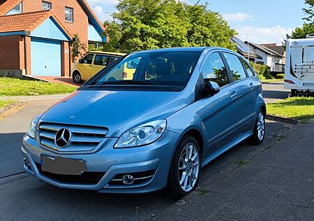 Mercedes-Benz B 180 CDI - Sportpaket, Standheizung, AHK