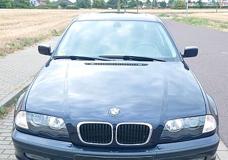 BMW 318i