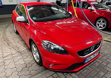 Volvo V40 T2 R-Design 1.6 HU 12/2026 Scheckheft