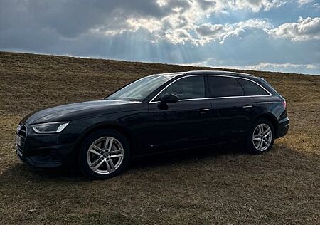 Audi A4 40 TDI S tronic Avant - S line Interieur