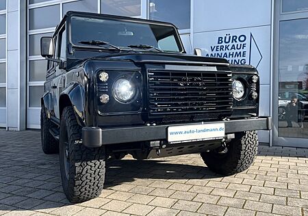 Land Rover Defender 90 TD4 6-Gang NAV AHK LED 57TKM DE-FZG.
