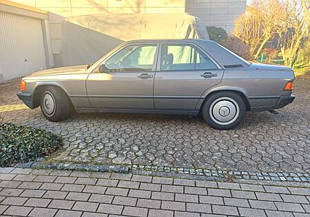 Mercedes-Benz 190 190E Bj 1986 Oltimer