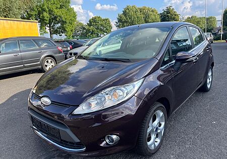 Ford Fiesta 1.3i 82PS Titanium 5Türig Klima EFH