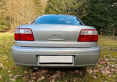 Opel Omega B 2.2 16V · 4-Zyl. Automatik HU12/27