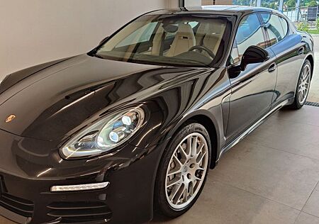 Porsche Panamera S