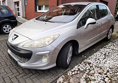 Peugeot 308 Tüv Neu, benzin wenig Km