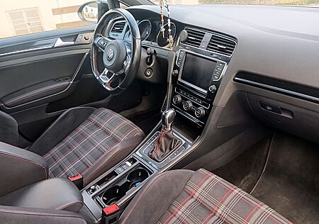 VW Golf Volkswagen 2.0 TSI DSG BMT GTI GTI