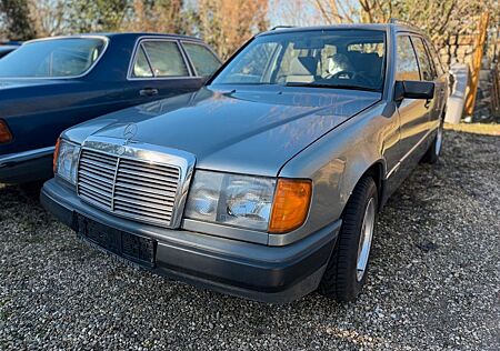Mercedes-Benz 300 TD Standheizung 7 Sitzer W124