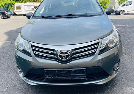 Toyota Avensis Kombi Executive 2,2 L