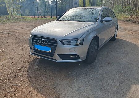 Audi A4 2.0 TDI Avant, SHZ, AHK, Xenon