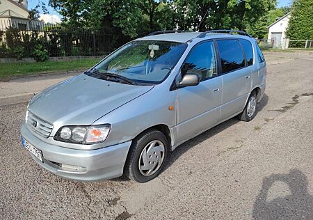Toyota Picnic 2.2 TD 7Sitzer -