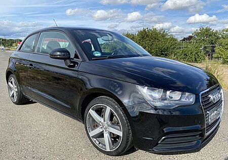 Audi A1 1.2 TFSI Attraction S-Line Felgen 8 fach ber.