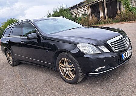 Mercedes-Benz E 220 CDI T BlueEFFICIENCY -