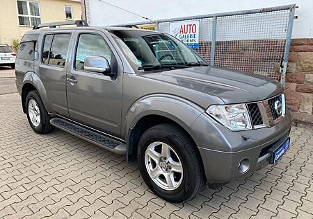 Nissan Pathfinder 2.5 dCi LE Allrad 7Sitze