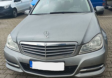 Mercedes-Benz C 180 CGI BlueEFFICIENCY -