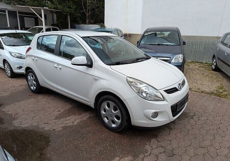 Hyundai i20 Trend 1,2 Klima sehr gepflegt 2.Hd. ALU