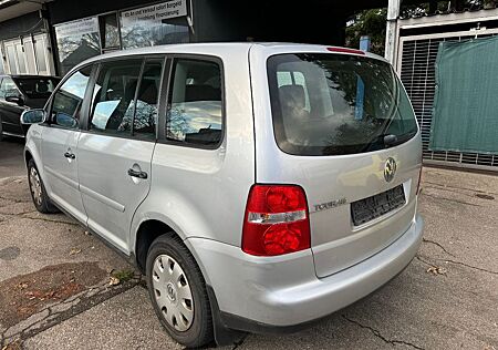 VW Touran Volkswagen Conceptline