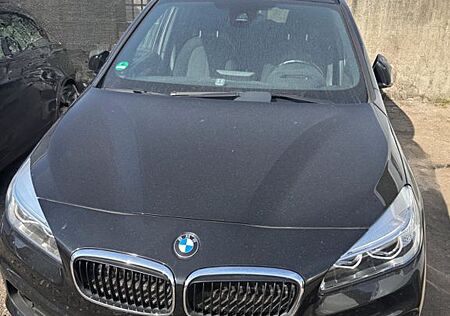 BMW 2er 220 Gran Tourer 220d xDrive Steptronic Advan...