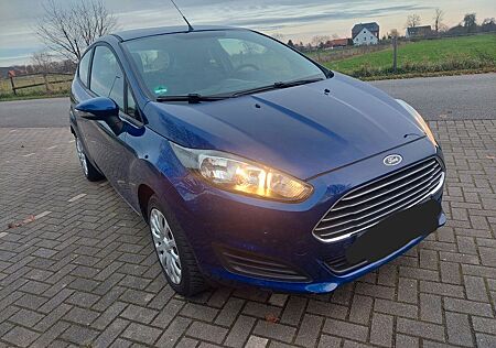 Ford Fiesta . Automatik. Zahnriemen neu