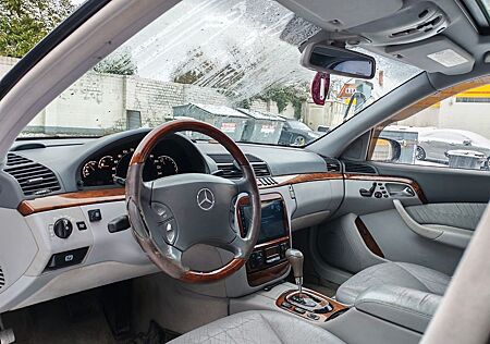 Mercedes-Benz S 500 -