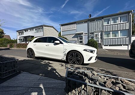 Mercedes-Benz A 180 -Progressive Mbux Navi 18 zoll Diamantgril