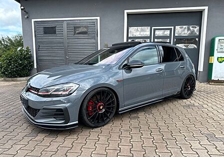 VW Golf Volkswagen VII Lim. GTI TCR PANO AKRAPOVIC KEYLESS