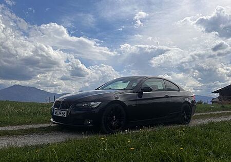 BMW 320i Coupé -