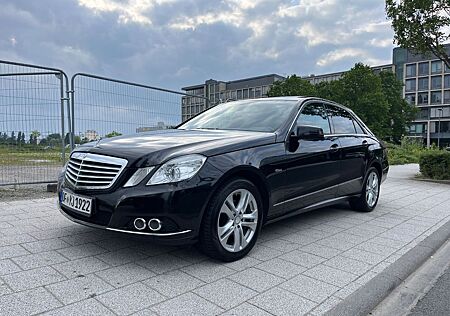 Mercedes-Benz E 200 CGI BlueEFFICIENCY ELEGANCE ELEGANCE