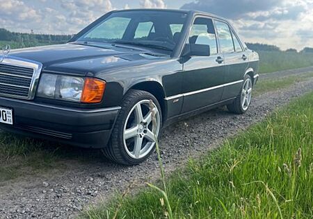 Mercedes-Benz 190