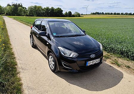 Hyundai i20 1.2 FIFA WC edition, Scheckheft