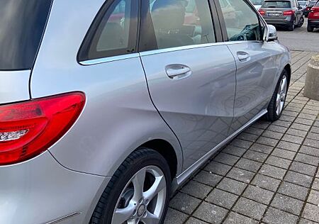 Mercedes-Benz B 200 CDI BlueEFFICIENCY -